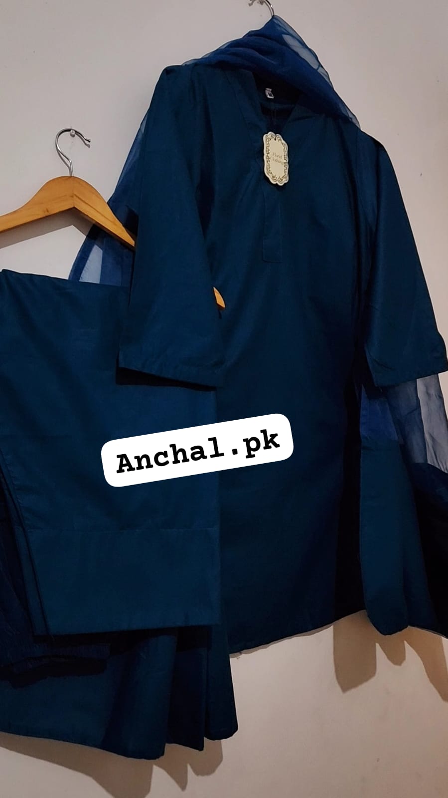 Plain Farshi Shalwar Qameez with Long Dupatta