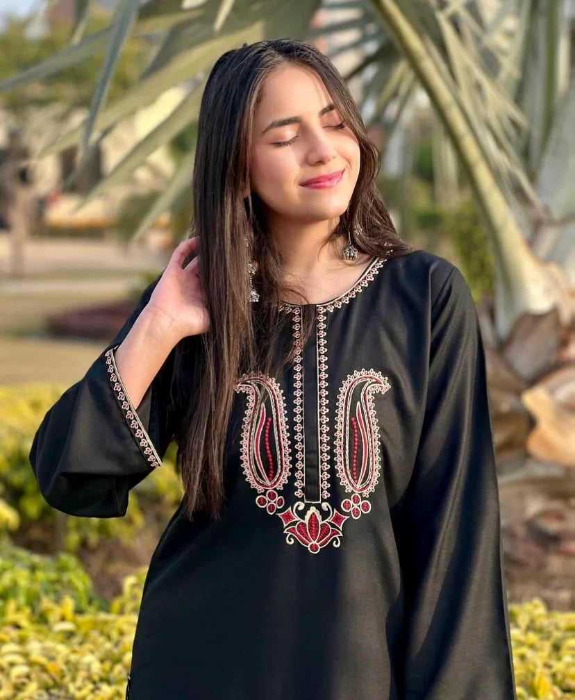 Black rose decent embroidered dress