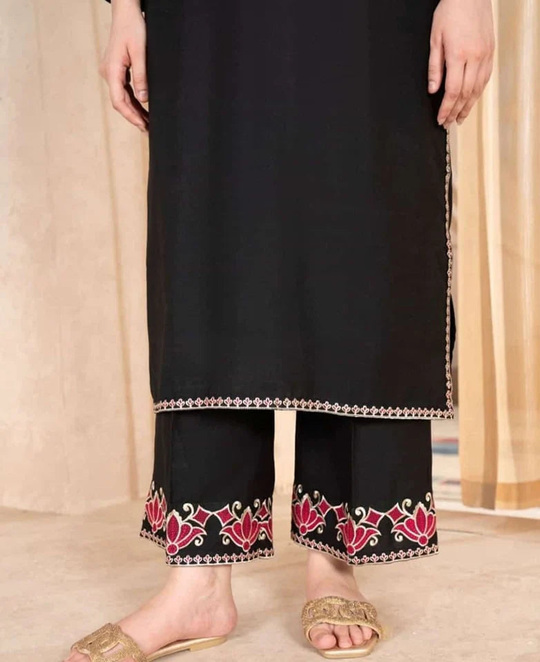 Black rose decent embroidered dress